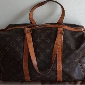 100% Authentic Vintage Louis Vuitton Sac Souple 35